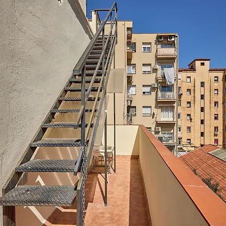 Key Penthouse Sagrada Familia شقة *